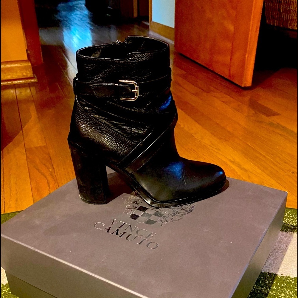 VINCE CAMUTO GRAVELL BOOTIE